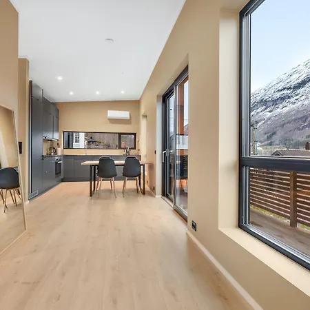 Aurora - Mountain View Apartment Stryn